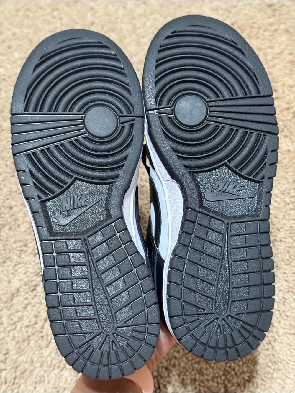 Nike Women's Dunk Low Shoes - Picture 7 of 7